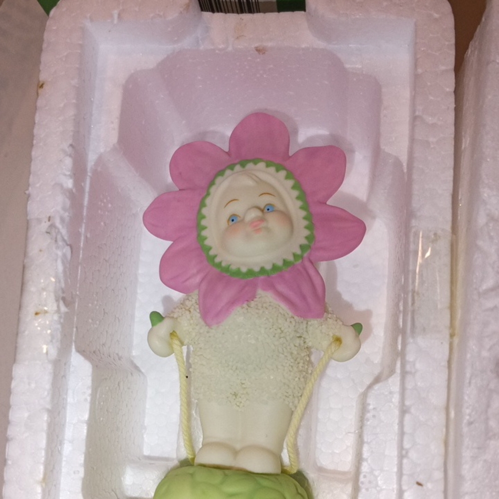 Snowbabies Flutters And Flowers Pink Figurine